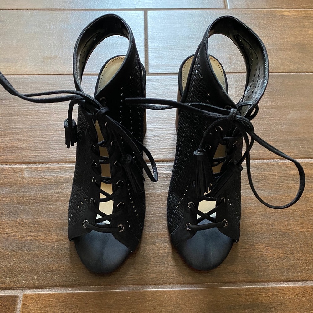 Jessica Simpson Tinnay Sandal